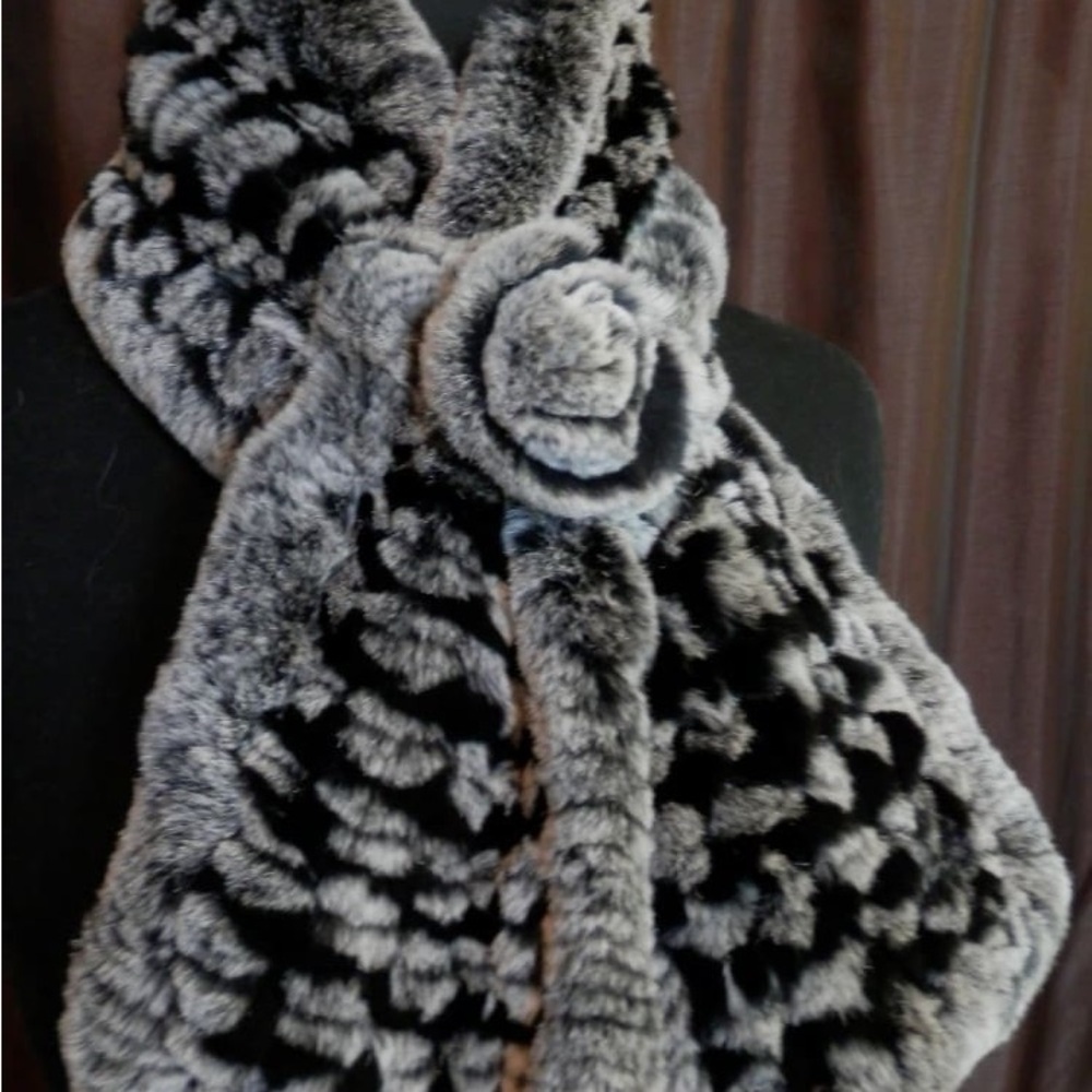 Rex Rabbit Knitted Scarf with Rosette - Black & Grey 35”